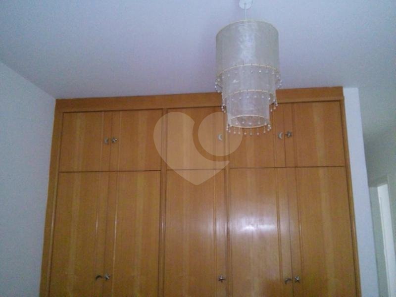 Casa à venda com 4 quartos, sendo 3 suítes, em Jardim Leonor, São Paulo, SP