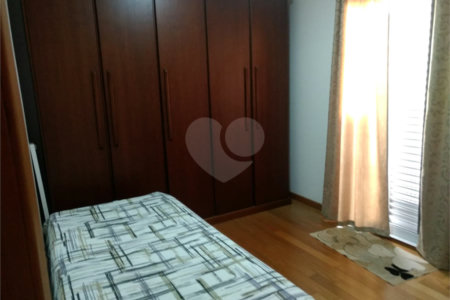 Sobrado à venda com 4 suítes em Cidade São Francisco, São Paulo, SP