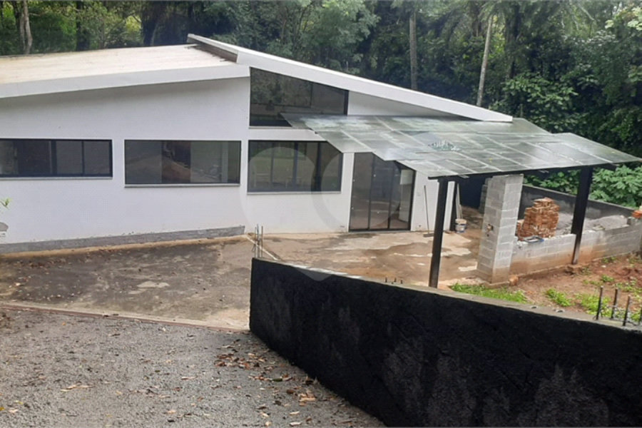 Casa à venda com 1 suíte no condomínio Associação Reserva das Hortênsias, Mairiporã - SP
