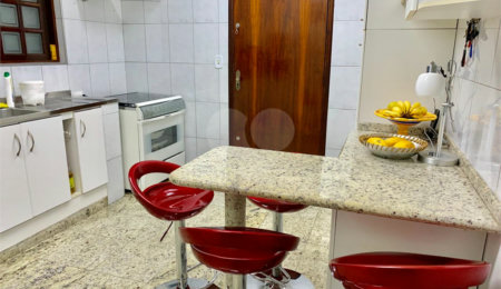 Casa à venda com 3 suítes em Vila Amorim, Suzano, SP