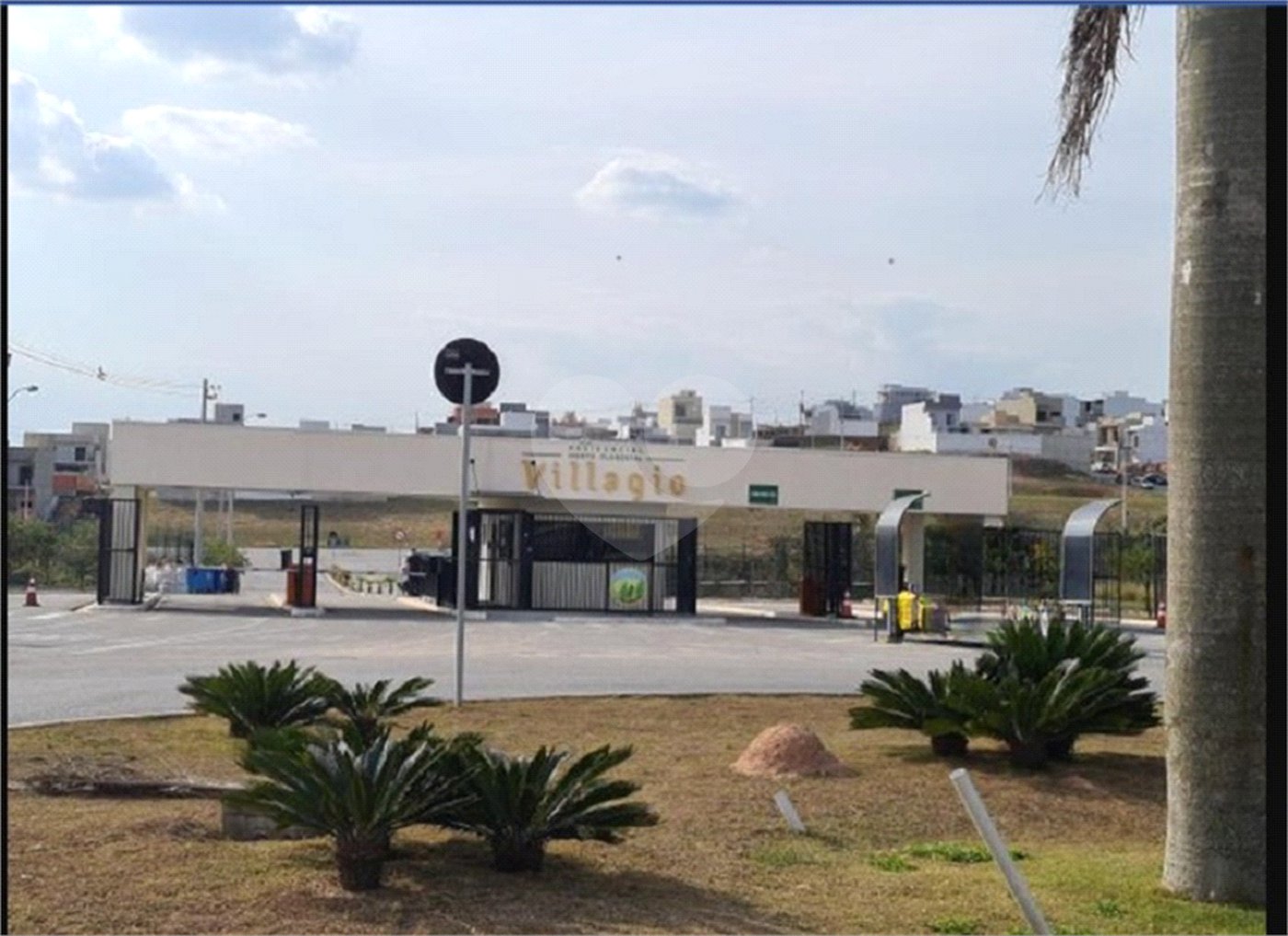 Casa à venda com 2 quartos, sendo 1 suíte, no condomínio Horto Florestal Villagio, Sorocaba - SP