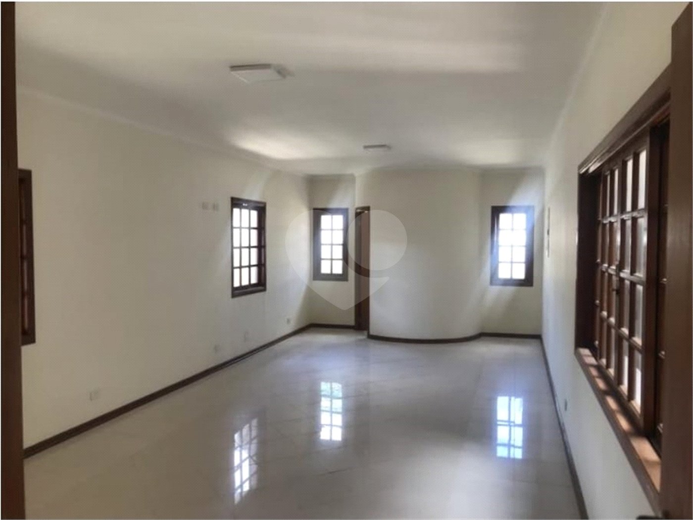 Casa à venda com 4 suítes em Nova Gardênia, Atibaia, SP