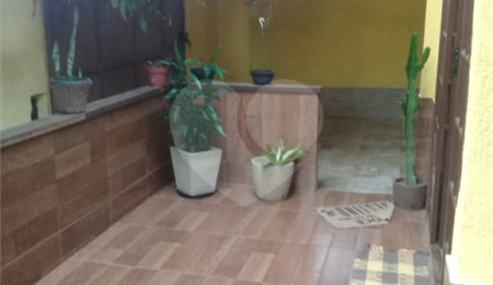 Casa Térrea à venda com 5 quartos, sendo 1 suíte,  em Cosmos, Rio de Janeiro, RJ