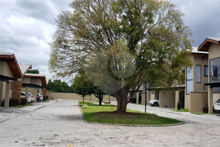Casa para alugar com 3 quartos, sendo 1 suíte,  em Jardim dos Pinheiros, Atibaia, SP