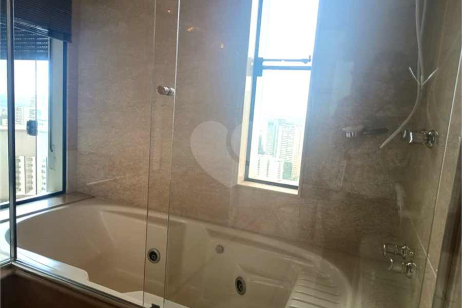 Apartamento à venda com 4 suítes em Morumbi, São Paulo, SP