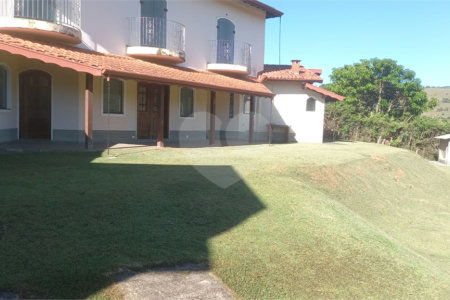 Casa à venda com 3 quartos, sendo 1 suíte, em Alpes D'ouro, Bom Jesus dos Perdões, SP
