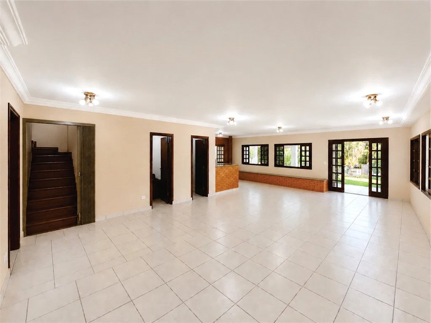 Casa à venda com 5 quartos, sendo 4 suítes, em Parque dos Príncipes, São Paulo, SP