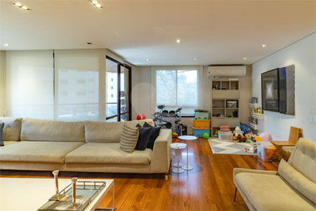 Apartamento à venda com 4 quartos, sendo 3 suítes, em Santa Cecília, São Paulo, SP