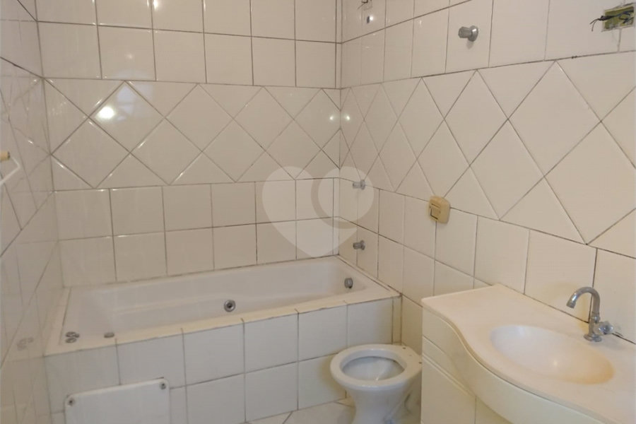 Sobrado à venda com 3 quartos, sendo 1 suíte, em Tremembé, São Paulo, SP