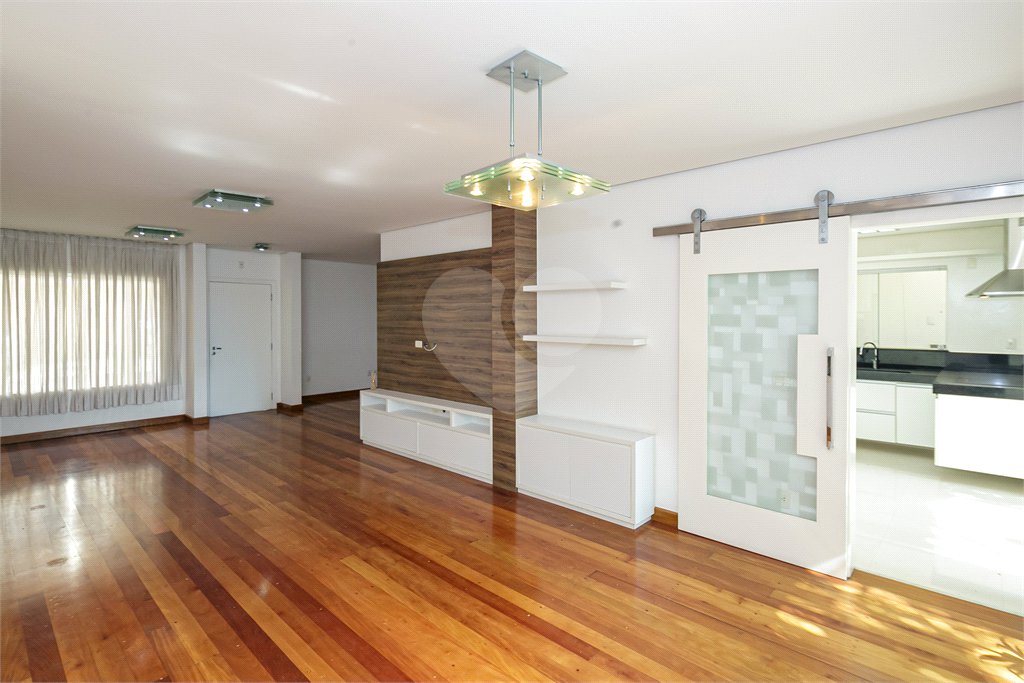 Casa à venda com 3 suítes no condomínio Villaggio Belvedere, São Paulo - SP