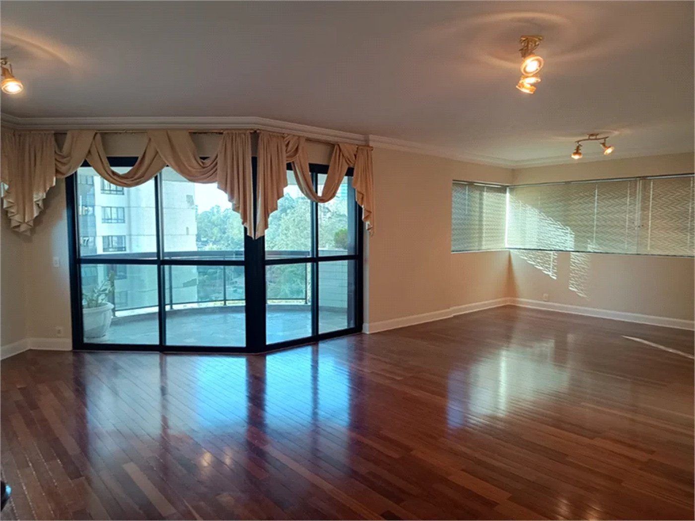 Apartamento à venda com 4 suítes em Paraíso do Morumbi, São Paulo, SP
