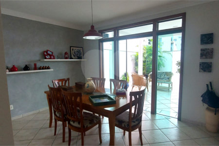 Sobrado à venda com 3 quartos, sendo 1 suíte, em Jardim Santa Rosália, Sorocaba, SP