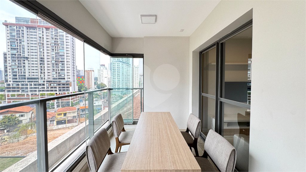 Apartamento à venda com 2 quartos, sendo 1 suíte,  em Brooklin, São Paulo, SP