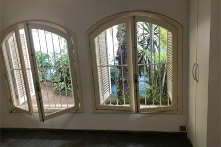 Casa Térrea à venda com 4 quartos, sendo 2 suítes,  em Jardim das Bandeiras, São Paulo, SP