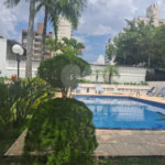 Prédio com portaria 24 horas, e lazer. Apartamento com 3 dormitórios, uma suíte, 2 vagas de garagem