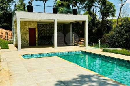 Casa à venda com 4 suítes no condomínio Associação Portal Ouro Verde, Atibaia - SP