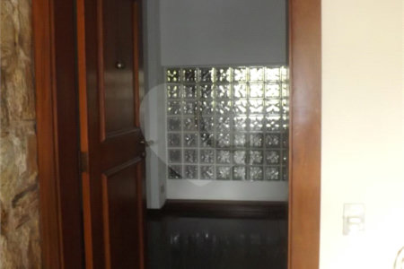 Casa à venda ou para alugar com 4 quartos, sendo 3 suítes,  no condomínio Villa das Flores, São Paulo - SP