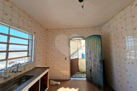 Sobrado à venda com 3 quartos, sendo 1 suíte,  em Jardim Esmeralda, São Paulo, SP