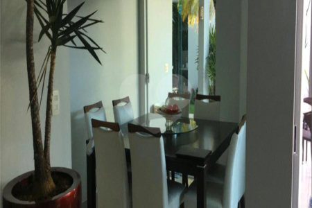 Casa à venda com 3 suítes no condomínio Jardim Vila Paradiso, Indaiatuba - SP