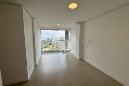 Apartamento à venda com 3 quartos, sendo 1 suíte,  em Vila Anastácio, São Paulo, SP