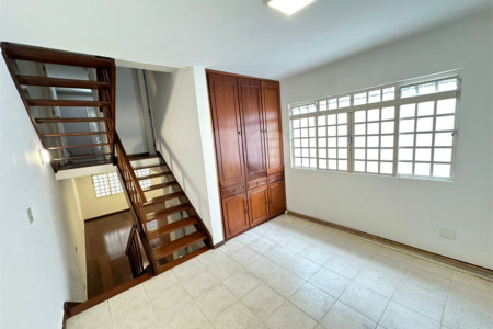 Casa à venda com 3 quartos, sendo 1 suíte, em Jardim Trussardi, São Paulo, SP