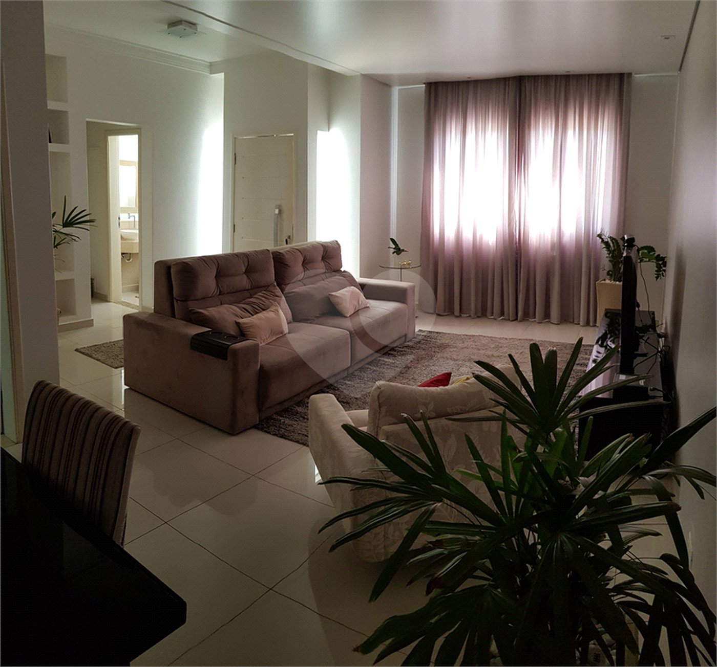 Casa à venda com 3 quartos, sendo 1 suíte, no condomínio Ilha das Águas, Salto - SP