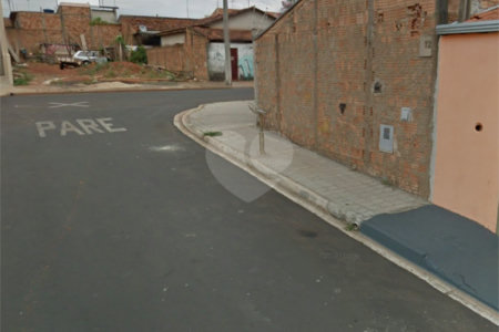 Casa térrea em Araraquara/SP.