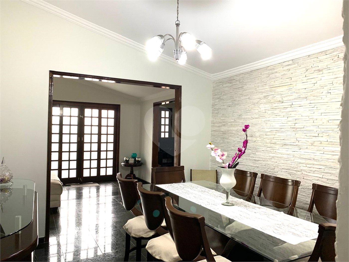 Casa à venda com 3 suítes em Vila Amorim, Suzano, SP