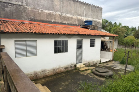 Casa à venda com 3 quartos, sendo 1 suíte, em Chácara Primavera, Suzano, SP