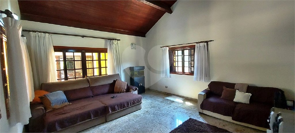 Casa à venda com 5 suítes em Canguera, São Roque, SP
