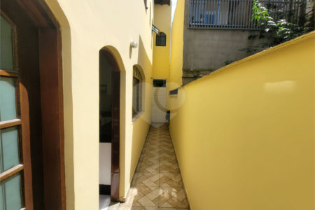 Sobrado à venda com 3 quartos, sendo 1 suíte, em Vila dos Remédios, São Paulo, SP