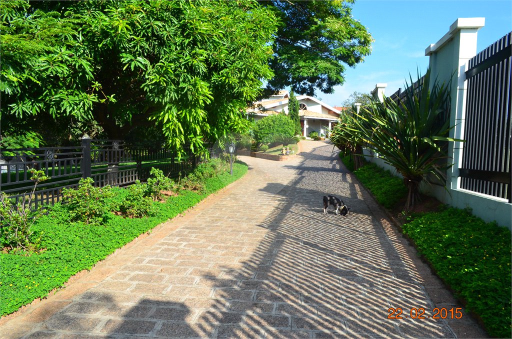 Linda casa para venda em Indaiatuba/SP com pomar.