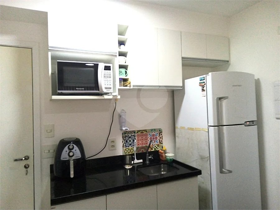 Apartamento à venda com 38m² e 1 dormitório, localizado no bairro Jardim Flor da Montanha.