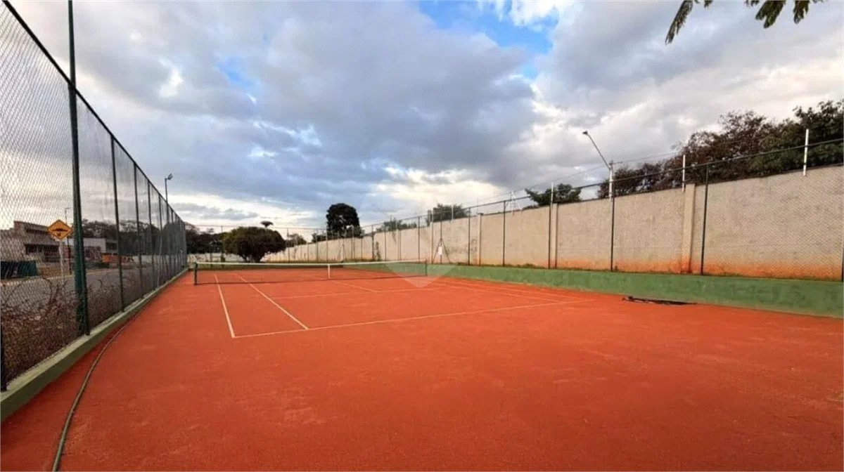 Terreno à venda no Condomínio Jardim Villa Sapezal, em Indaiatuba (Chácara Alvorada) — R$ 580.000,00 - Terreno com 360m² de área total (12x30), o terreno é plano e está localizado na entrada do condominio,O Jardim Villa Sapezal conta com infraestrutura completa, ruas largas e pavimentadas, portaria