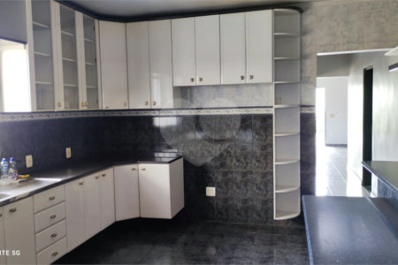 Sobrado à venda com 5 quartos, sendo 3 suítes, em Vila Campestre, São Paulo, SP