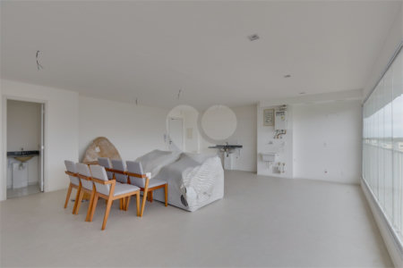 Apartamento à venda com 2 suítes em Santo Amaro, São Paulo, SP