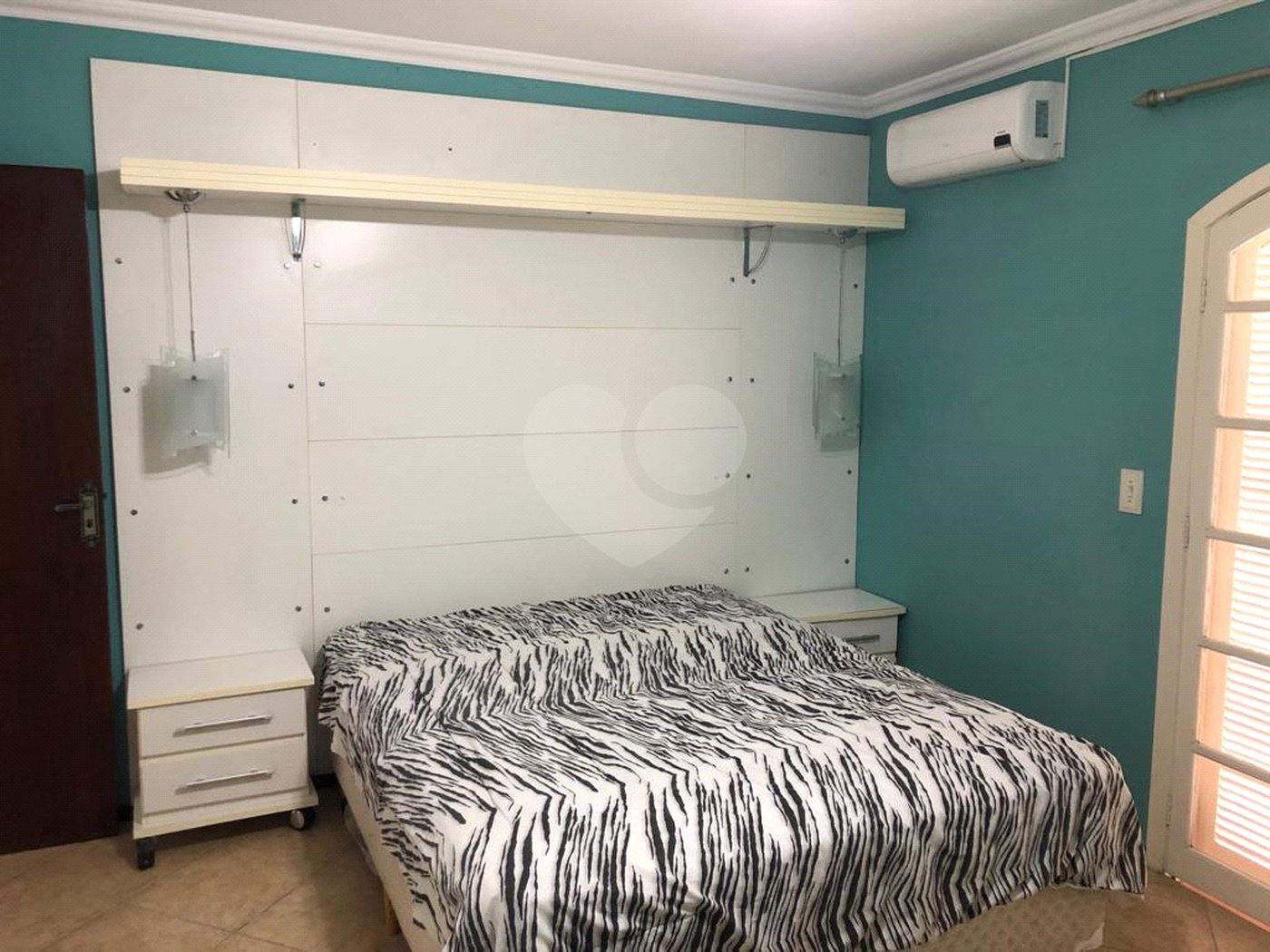 Casa à venda com 3 quartos, sendo 1 suíte, no condomínio Jardim das Pedras, São Paulo - SP