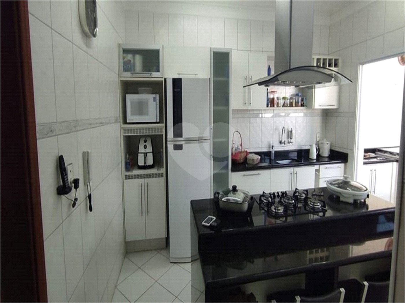 Casa à venda com 4 quartos, sendo 2 suítes, no condomínio Residencial Villa dos Inglezes, Sorocaba - SP