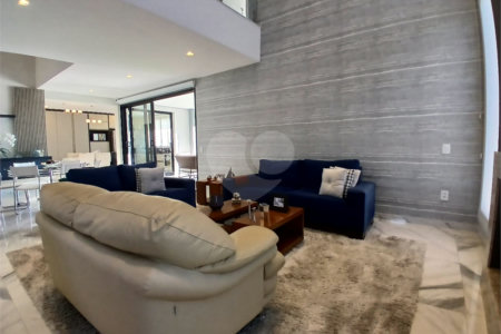 Casa à venda com 4 suítes no condomínio Porto Atibaia, Atibaia - SP