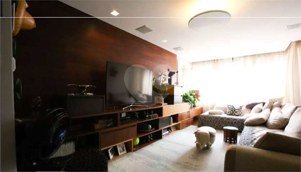 Apartamento à venda com 3 quartos, sendo 1 suíte, em Itaim Bibi, São Paulo, SP