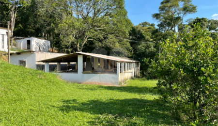 Sítio à venda com 3 quartos, sendo 1 suíte,  em Iara, Atibaia, SP