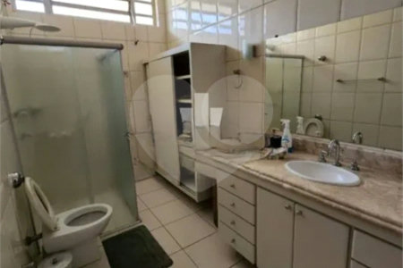 Casa à venda com 4 quartos, sendo 2 suítes, em Vila São Geraldo, São Paulo, SP