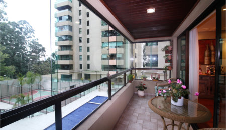Apartamento à venda com 4 quartos, sendo 2 suítes,  em Morumbi, São Paulo, SP