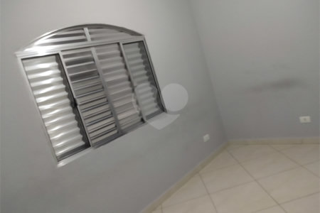 Sobrado à venda com 3 quartos, sendo 1 suíte,  em Residencial Rancho Grande, Itaquaquecetuba, SP