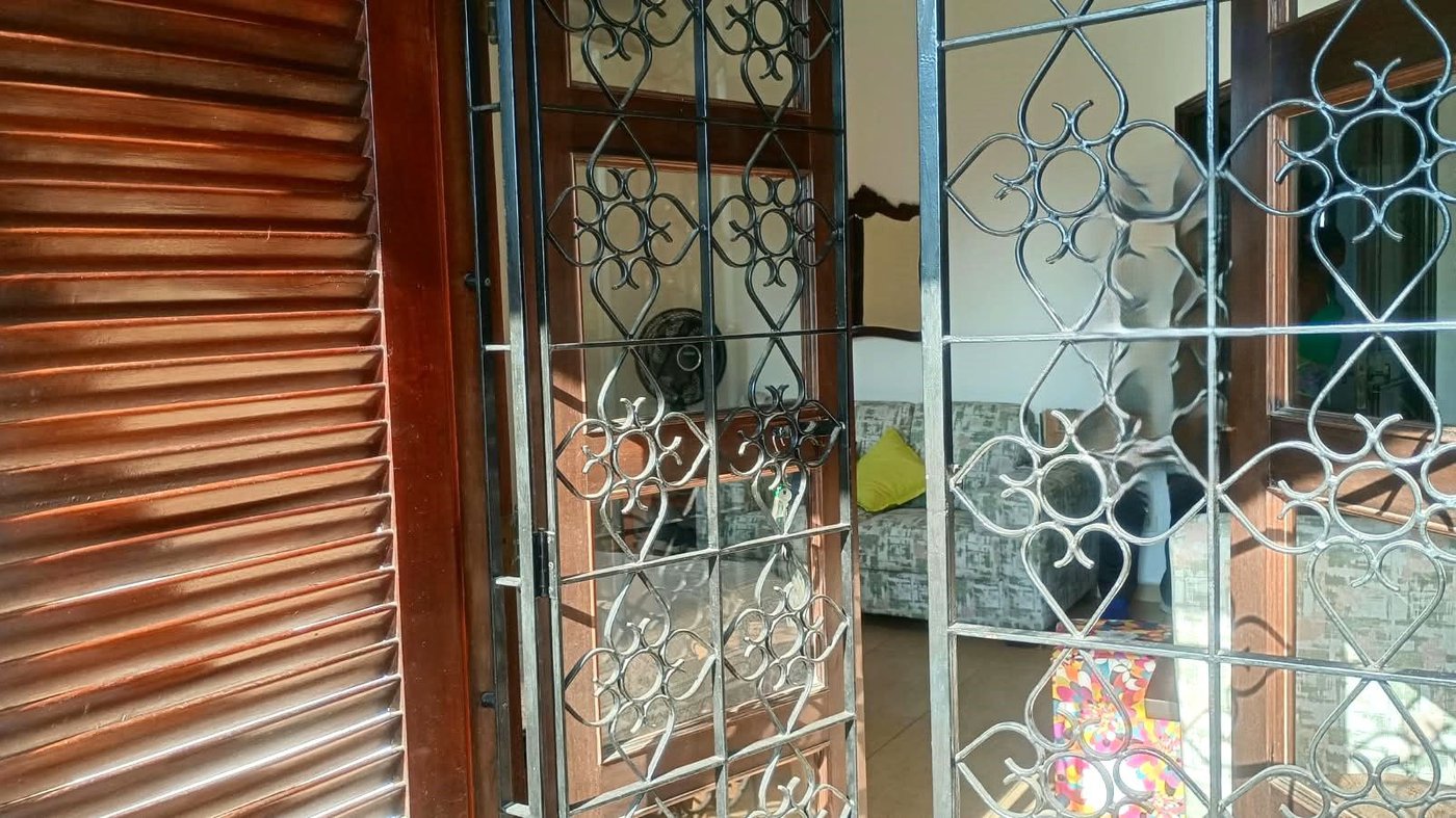 Sobrado à venda, 224 m² por R$ 1.200.000,00 - Vila Valença - São Vicente/SP