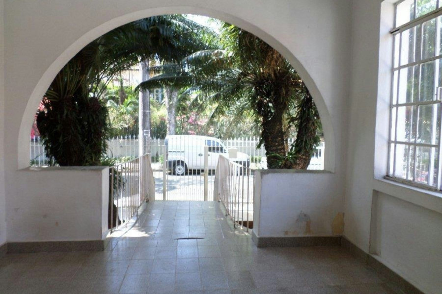 Sobrado à venda com 6 quartos em Jardim Floresta, São Paulo, SP