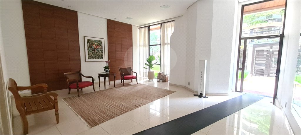 Apartamento à venda com 3 quartos, sendo 1 suíte,  em Indianópolis, São Paulo, SP