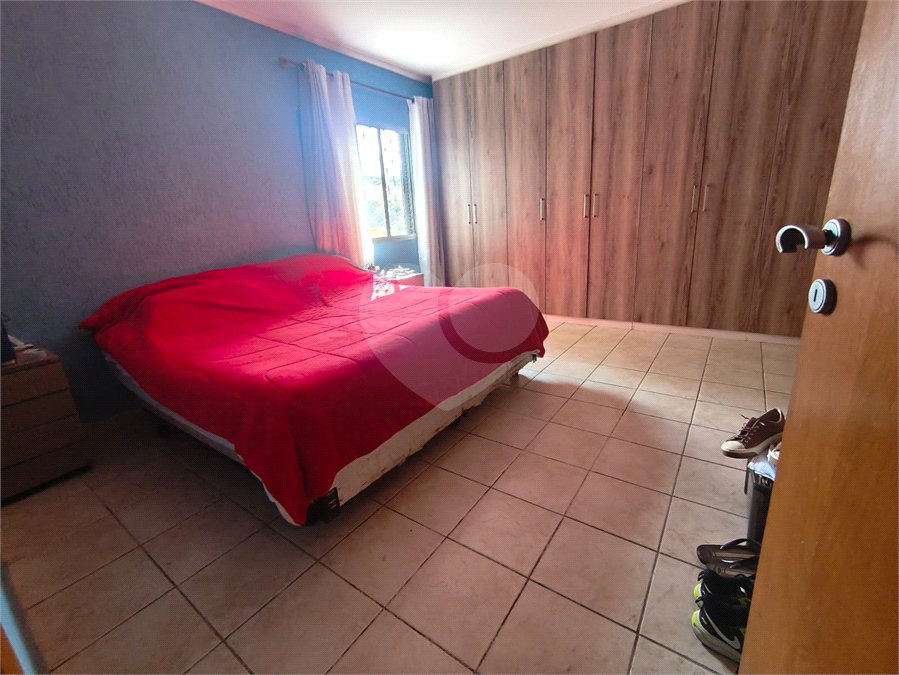 Sobrado à venda com 8 quartos, sendo 2 suítes, em Parada Inglesa, São Paulo, SP
