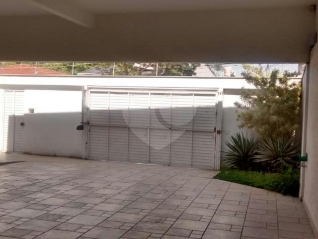Sobrado à venda com 4 suítes em Tremembé, São Paulo, SP