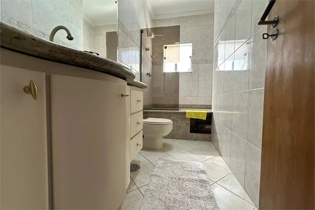 Sobrado à venda com 4 quartos, sendo 2 suítes,  em Vila Ipojuca, São Paulo, SP